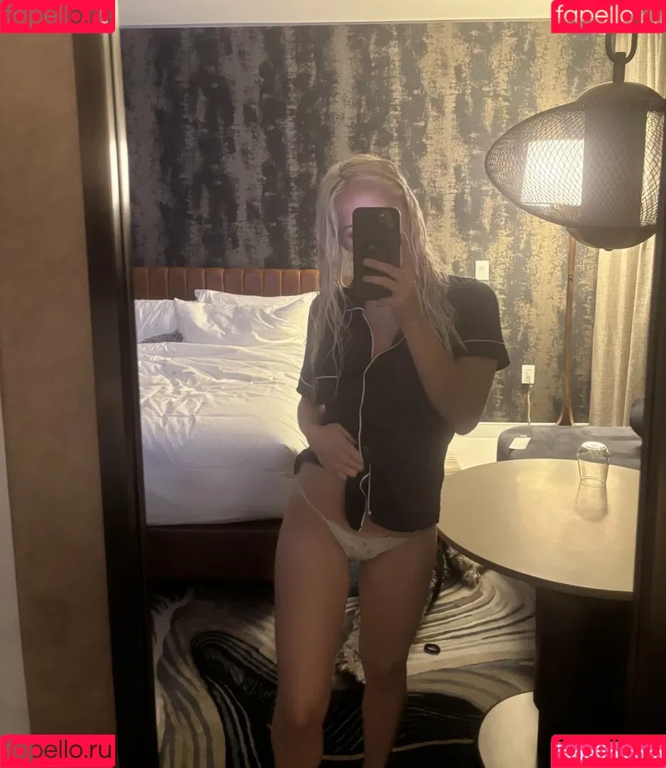 Avsbliss / Julia Tate / juliatate04 Onlyfans Photo Gallery 