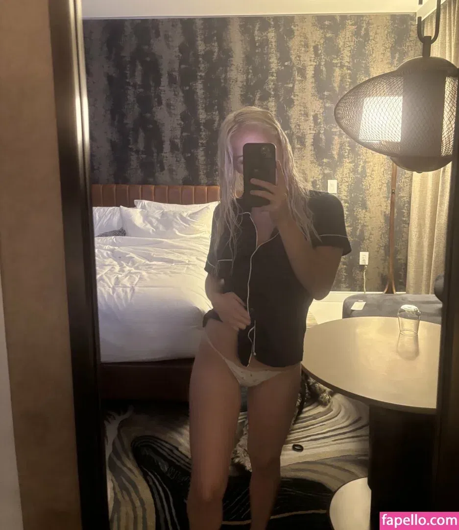 Avsbliss / Julia Tate / juliatate04 Onlyfans Photo Gallery 