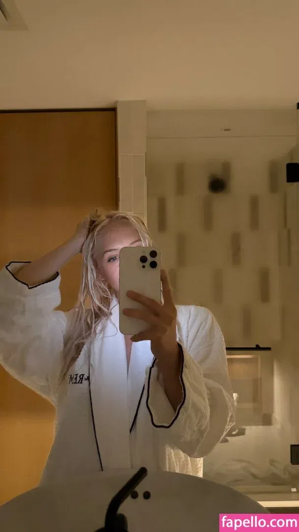 Avsbliss / Julia Tate / juliatate04 Onlyfans Photo Gallery 