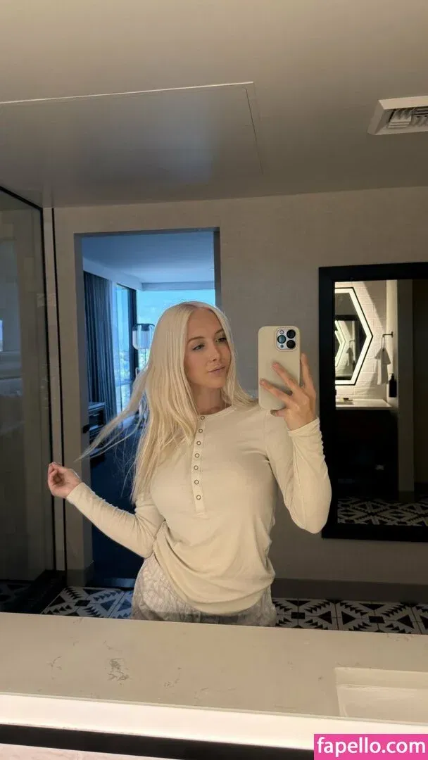 Avsbliss / Julia Tate / juliatate04 Onlyfans Photo Gallery 