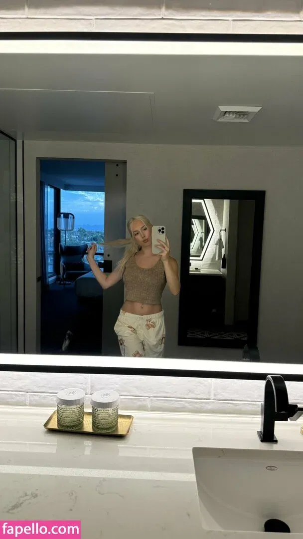 Avsbliss / Julia Tate / juliatate04 Onlyfans Photo Gallery 