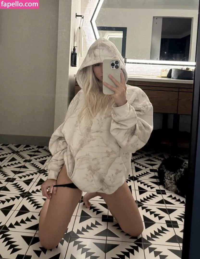 Avsbliss / Julia Tate / juliatate04 Onlyfans Photo Gallery 