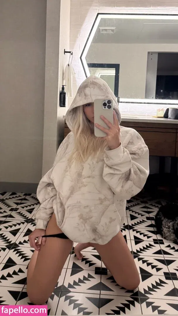 Avsbliss / Julia Tate / juliatate04 Onlyfans Photo Gallery 