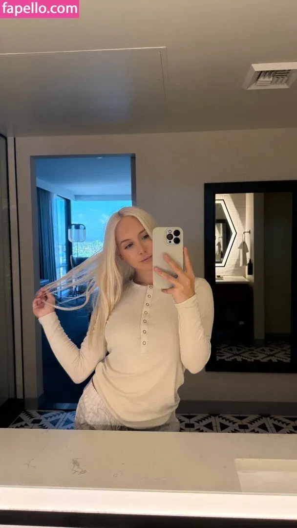 Avsbliss / Julia Tate / juliatate04 Onlyfans Photo Gallery 