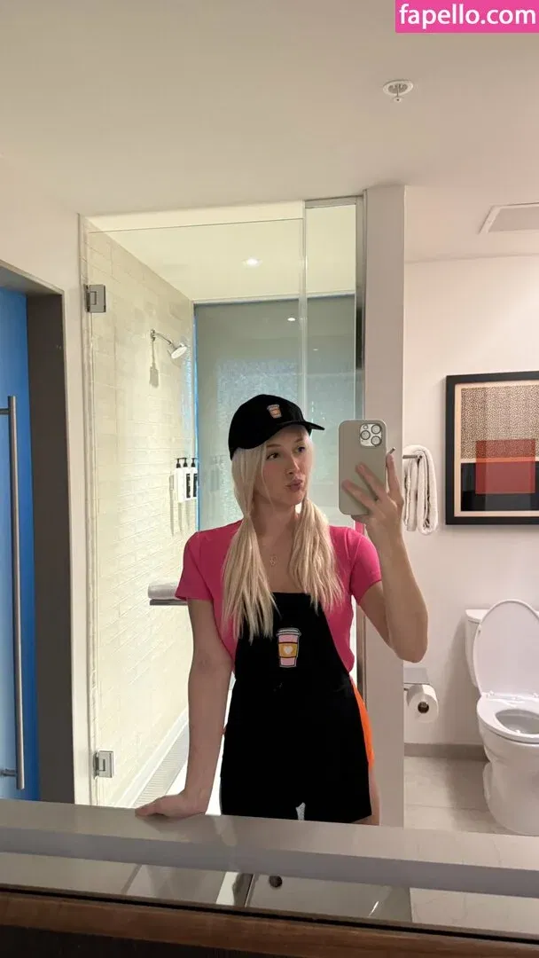 Avsbliss / Julia Tate / juliatate04 Onlyfans Photo Gallery 