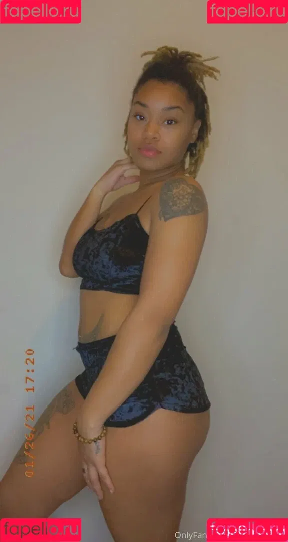 nyshacreams / nyshas.spamm Onlyfans Photo Gallery 