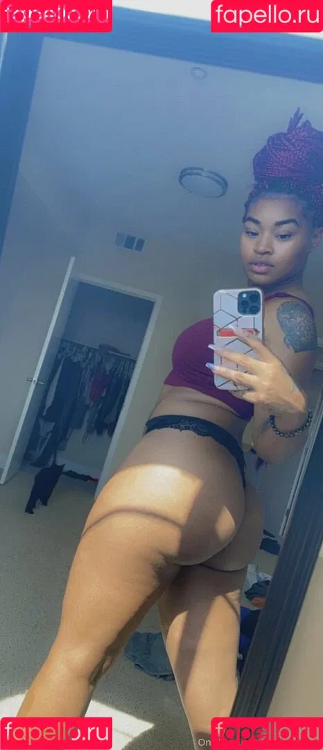 nyshacreams / nyshas.spamm Onlyfans Photo Gallery 