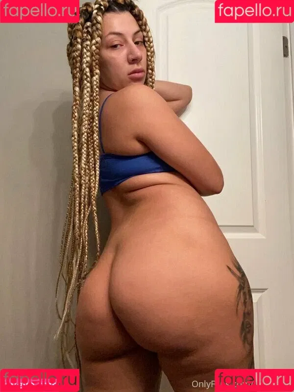 jewelsval / valentinajewelss Onlyfans Photo Gallery 