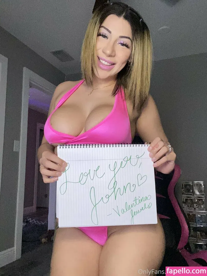 jewelsval / valentinajewelss Onlyfans Photo Gallery 