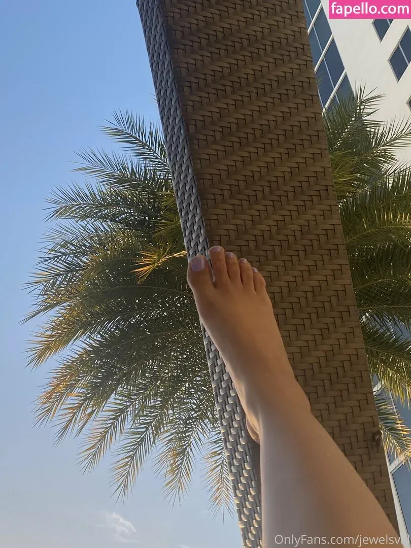 jewelsval / valentinajewelss Onlyfans Photo Gallery 