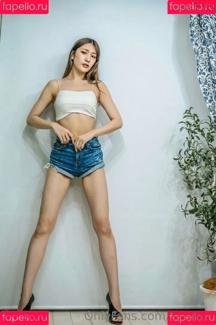 Yuki Kamifuku / yuki_kamifuku / zacyuki Onlyfans Photo Gallery 
