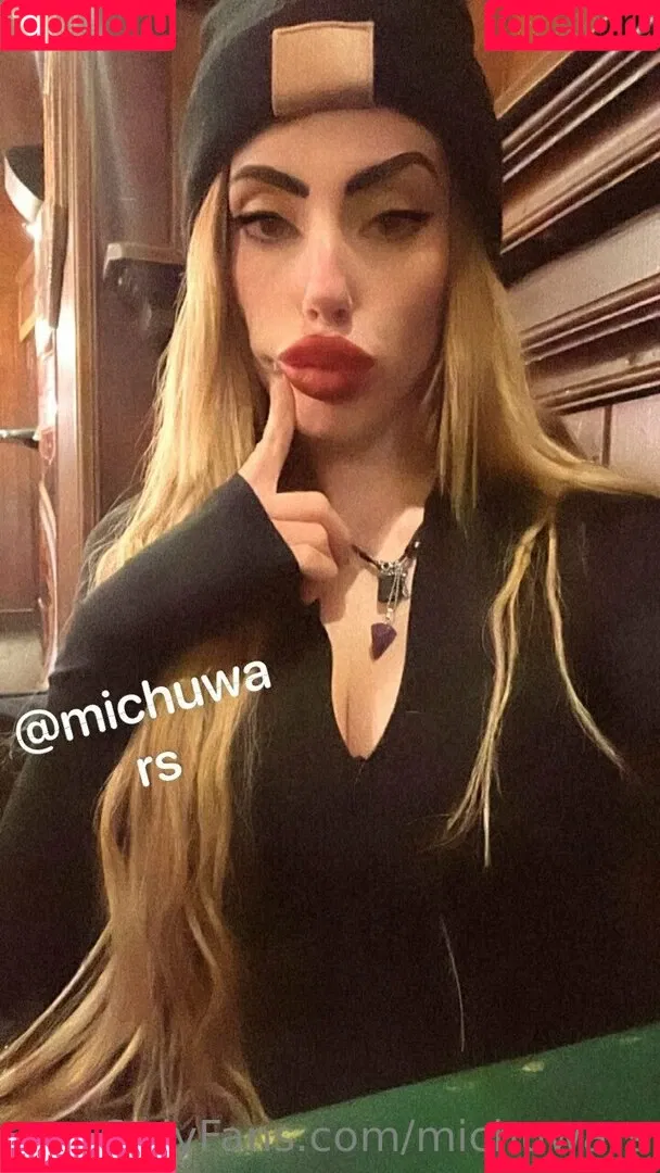 hellomichuwar / michuwars Onlyfans Photo Gallery 