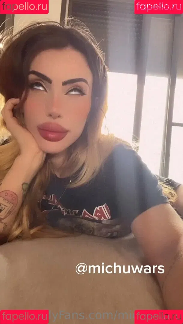 hellomichuwar / michuwars Onlyfans Photo Gallery 