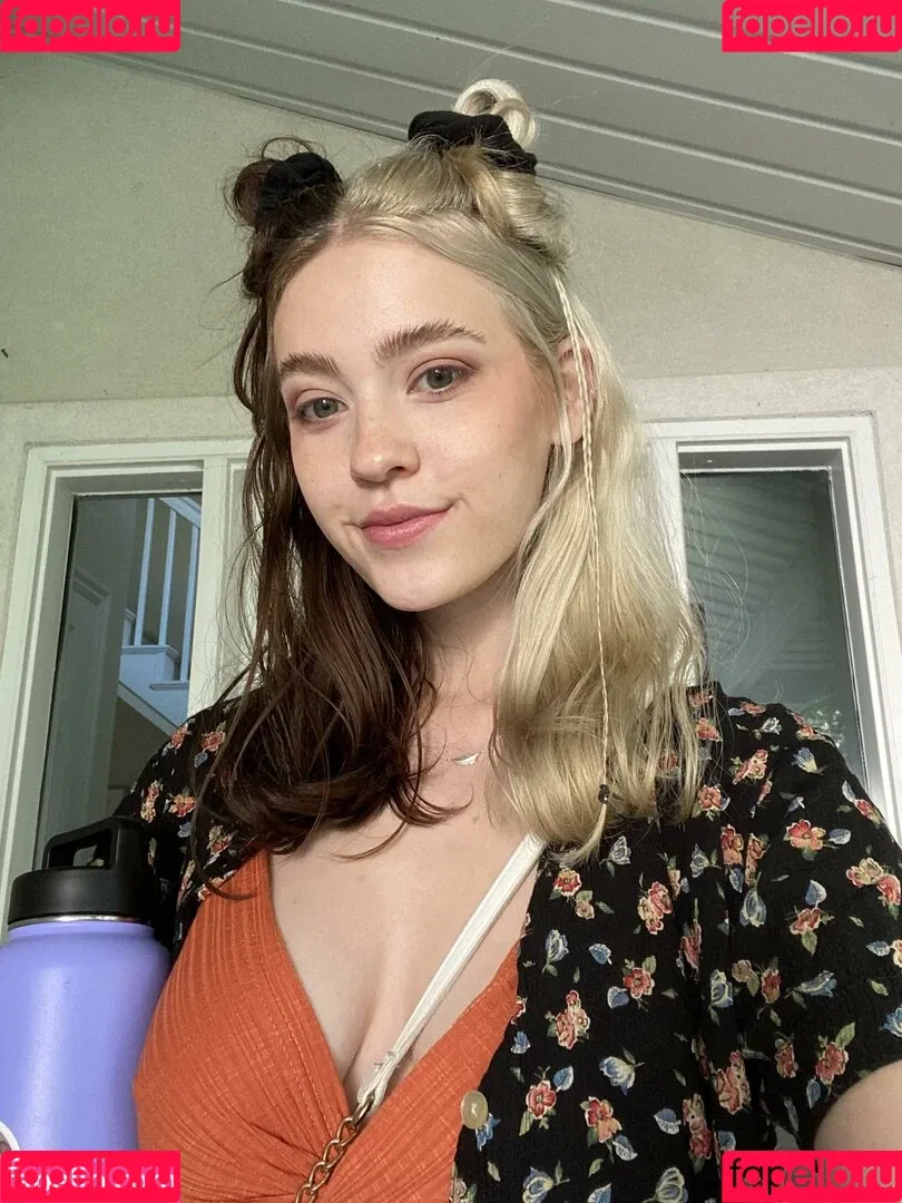 Baby Raisin (aka Lily Luvbug / babyyraisin / https: / lily.luv.bug111 Onlyfans Photo Gallery 