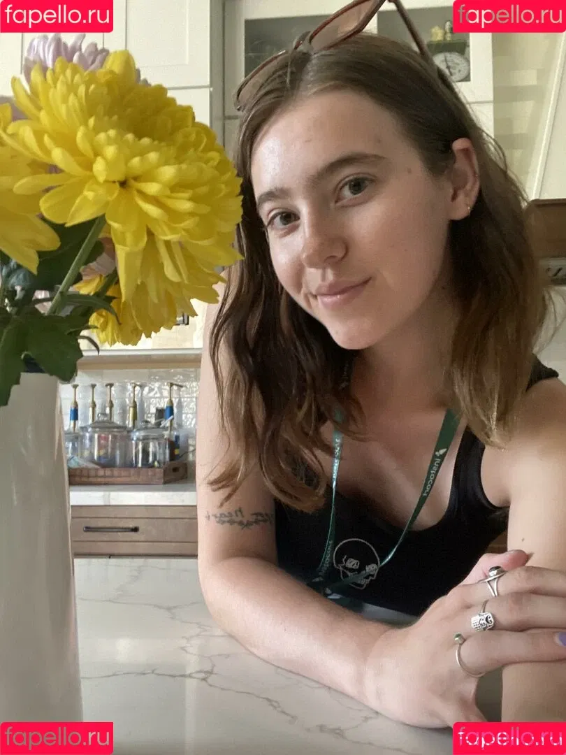 Baby Raisin (aka Lily Luvbug / babyyraisin / https: / lily.luv.bug111 Onlyfans Photo Gallery 