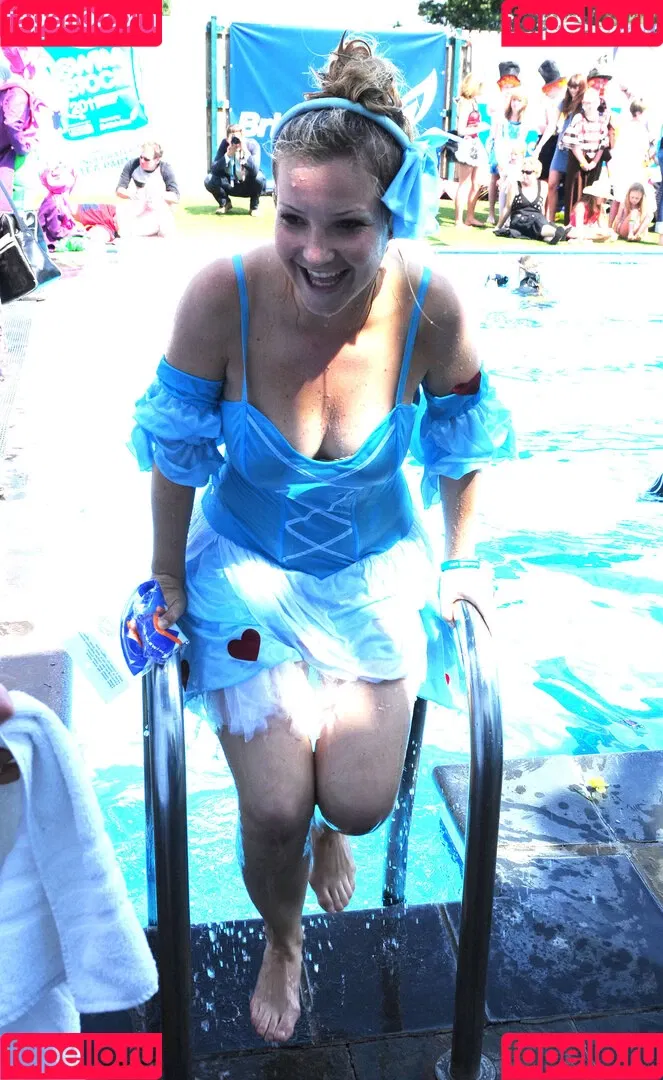 Helen Skelton / helenskelton Onlyfans Photo Gallery 