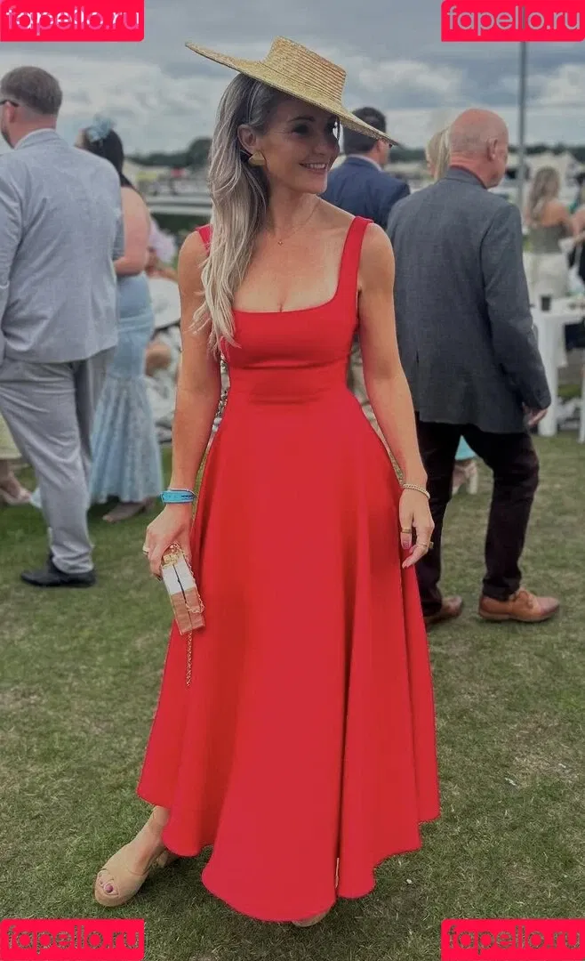 Helen Skelton / helenskelton Onlyfans Photo Gallery 
