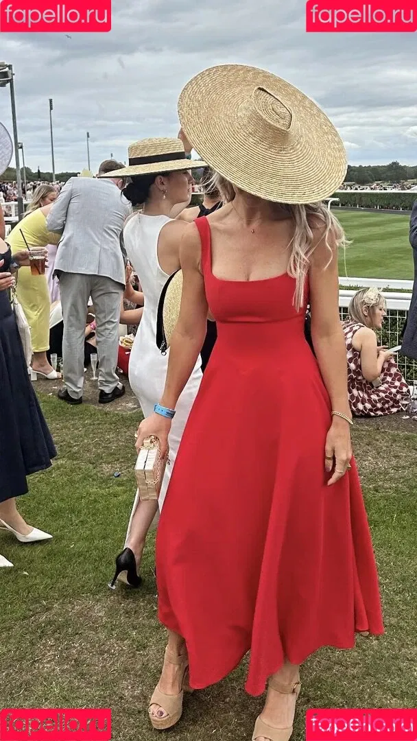 Helen Skelton / helenskelton Onlyfans Photo Gallery 