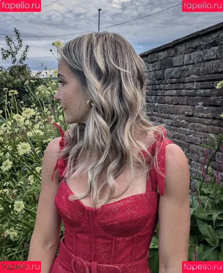 Helen Skelton / helenskelton Onlyfans Photo Gallery 