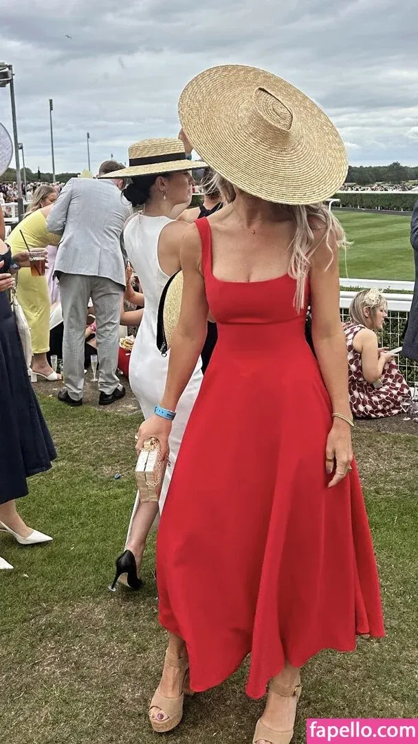 Helen Skelton / helenskelton Onlyfans Photo Gallery 