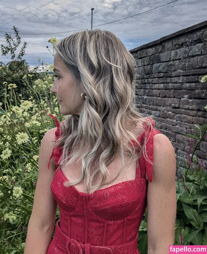 Helen Skelton / helenskelton Onlyfans Photo Gallery 