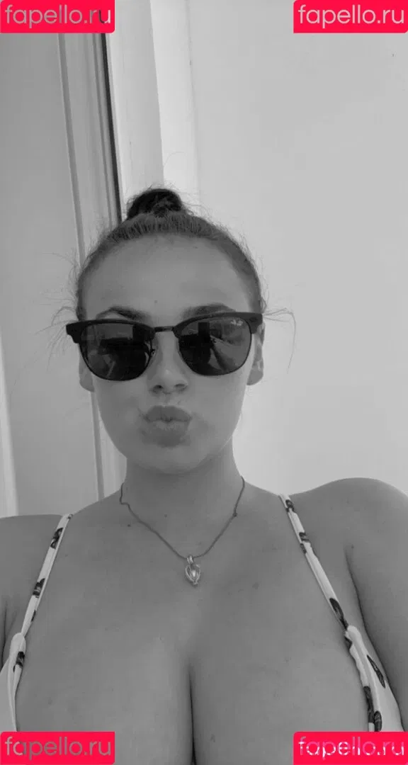 tiffany.babe01 / tiffanybabe02 Onlyfans Photo Gallery 