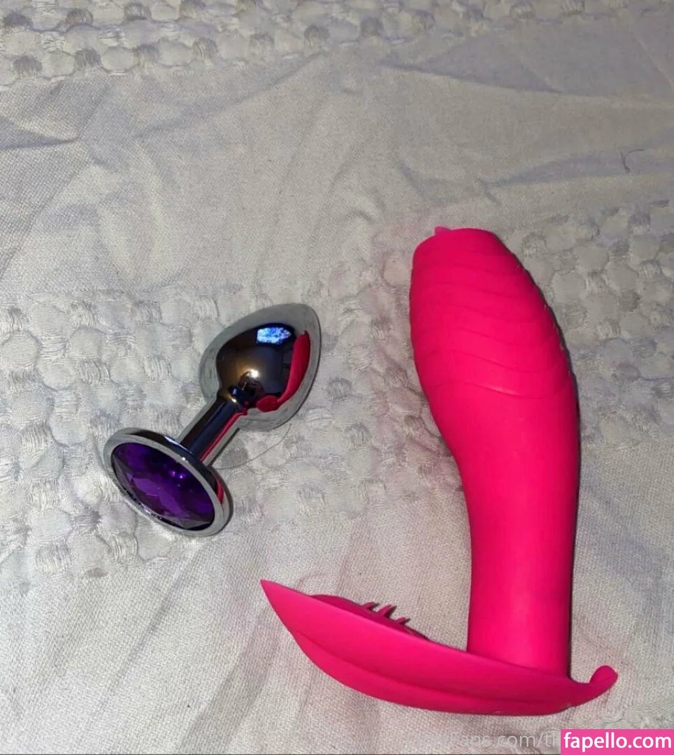 tiffany.babe01 / tiffanybabe02 Onlyfans Photo Gallery 