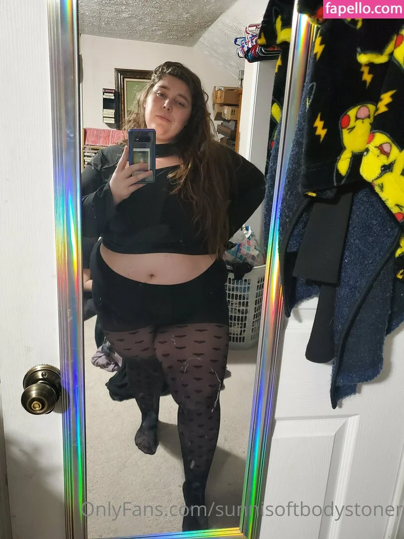 _forevernis / sunnisoftbodystoner Onlyfans Photo Gallery 