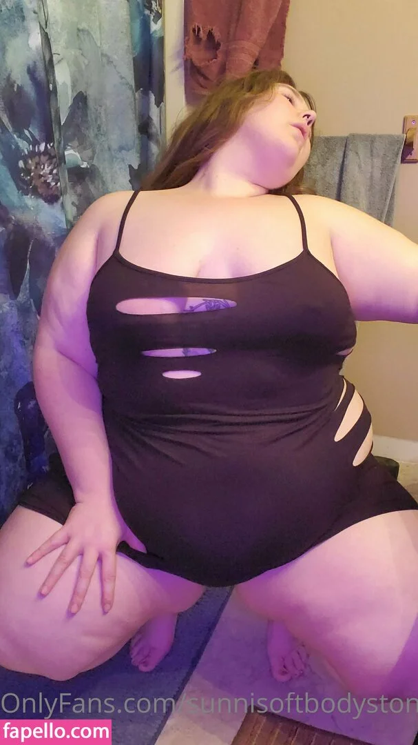 _forevernis / sunnisoftbodystoner Onlyfans Photo Gallery 