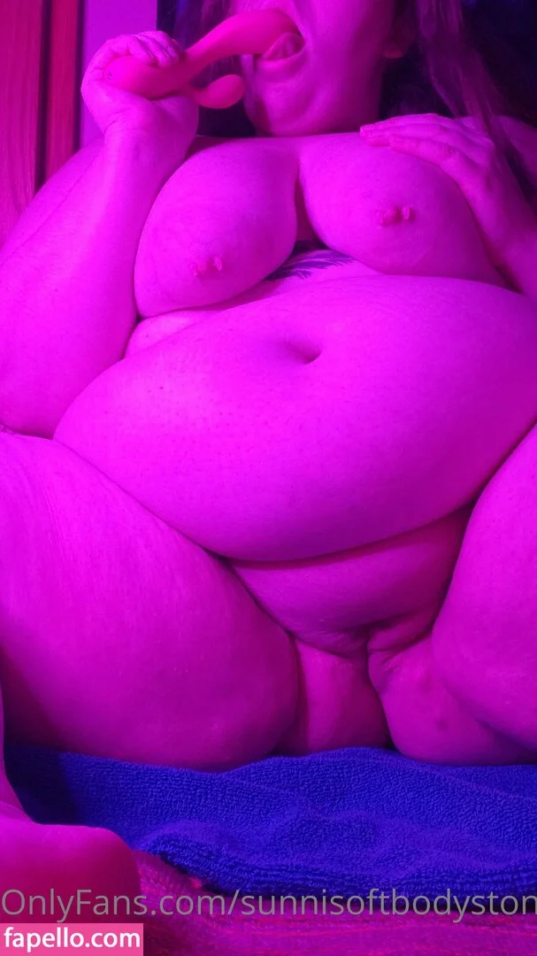 _forevernis / sunnisoftbodystoner Onlyfans Photo Gallery 