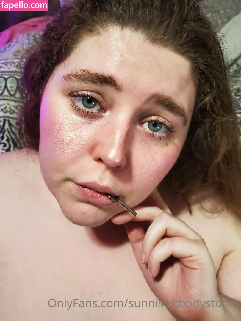 _forevernis / sunnisoftbodystoner Onlyfans Photo Gallery 