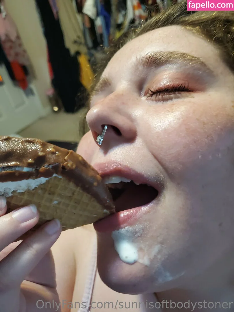_forevernis / sunnisoftbodystoner Onlyfans Photo Gallery 