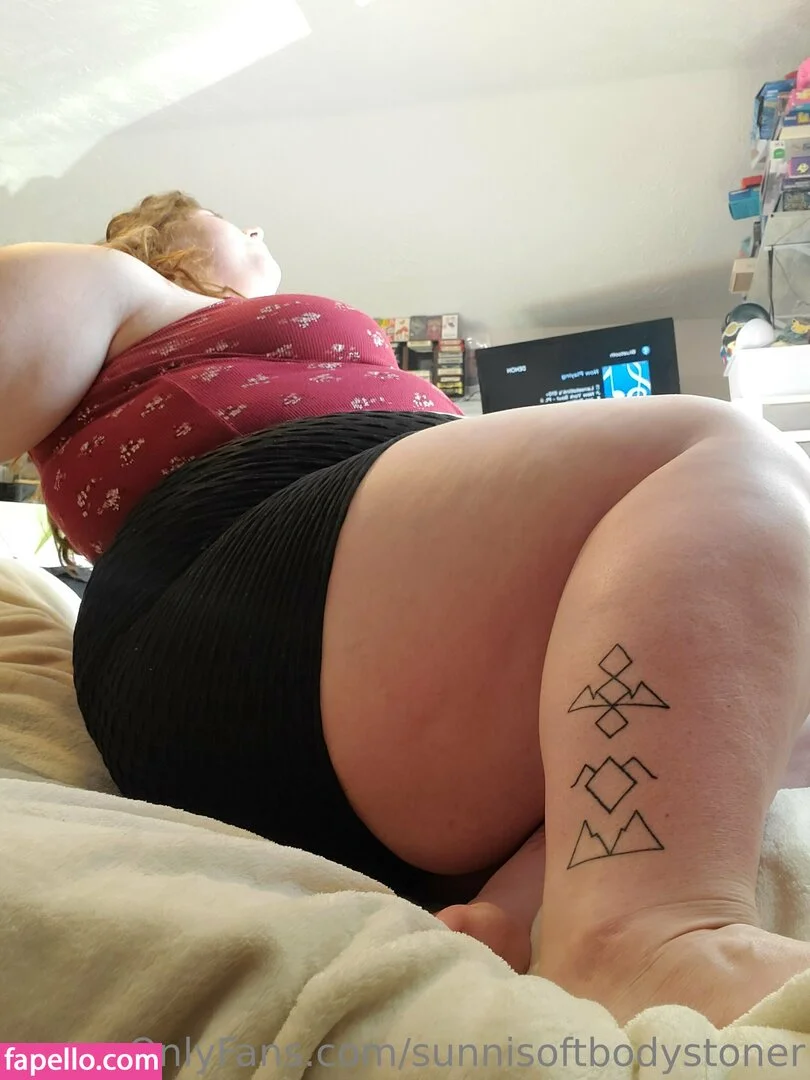 _forevernis / sunnisoftbodystoner Onlyfans Photo Gallery 