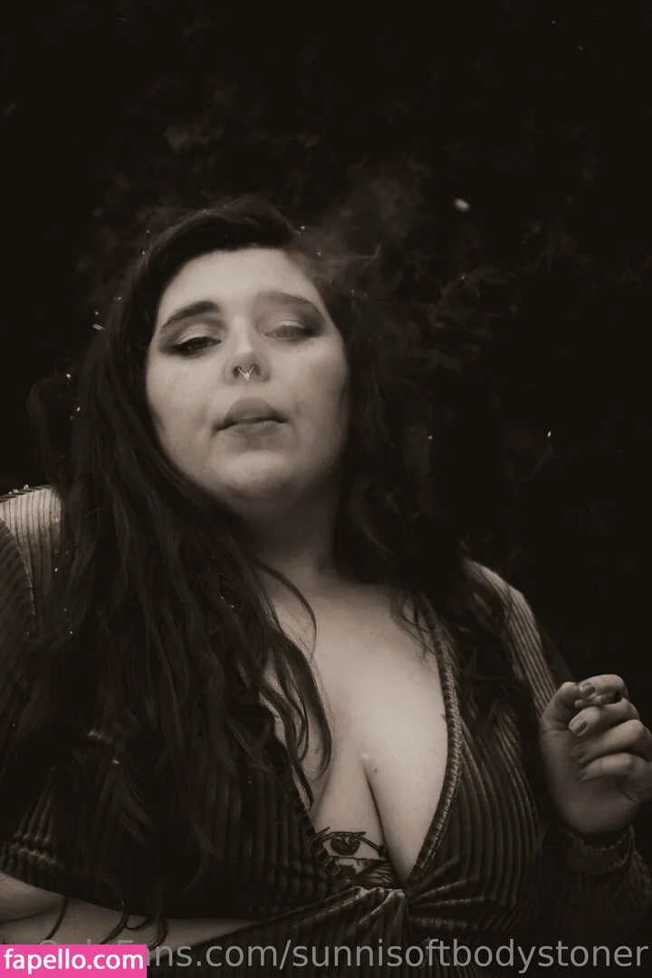 _forevernis / sunnisoftbodystoner Onlyfans Photo Gallery 