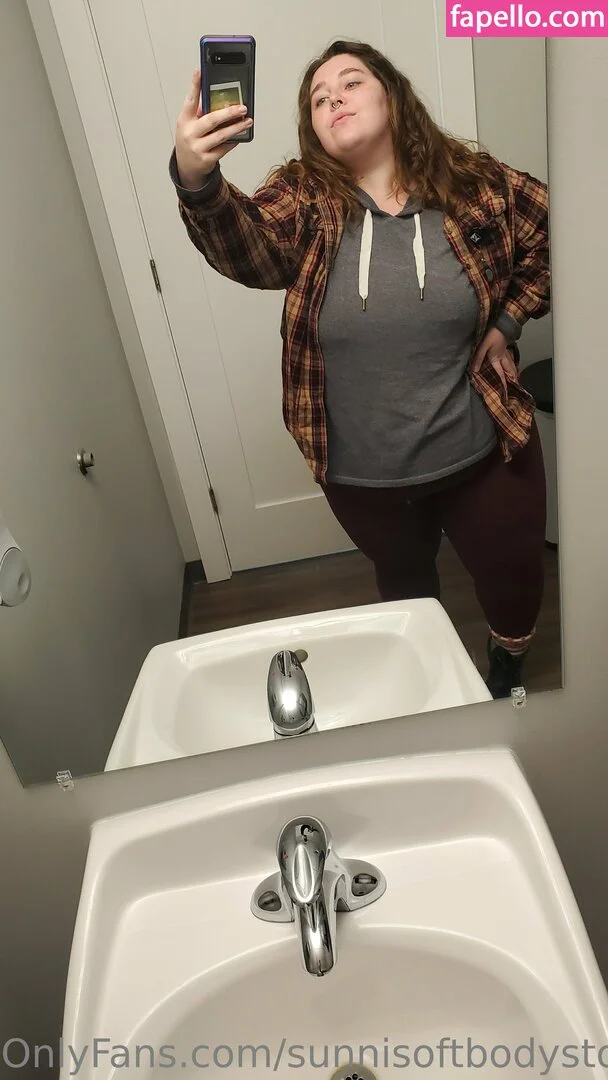 _forevernis / sunnisoftbodystoner Onlyfans Photo Gallery 