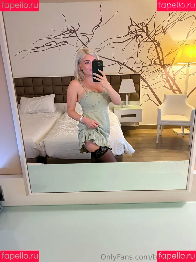 bellas__links / bellas_paws Onlyfans Photo Gallery 