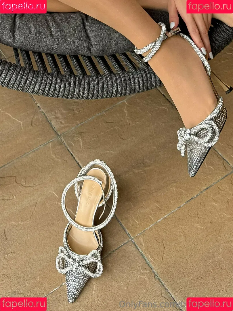 bellas__links / bellas_paws Onlyfans Photo Gallery 
