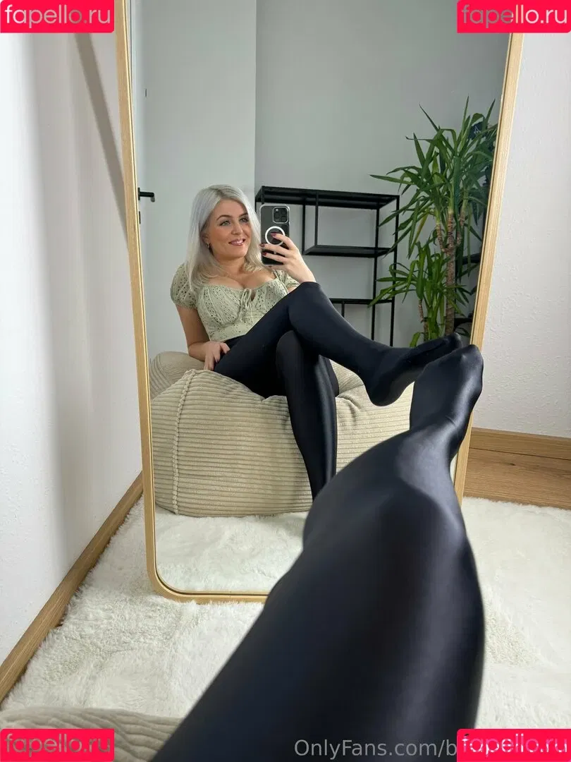bellas__links / bellas_paws Onlyfans Photo Gallery 