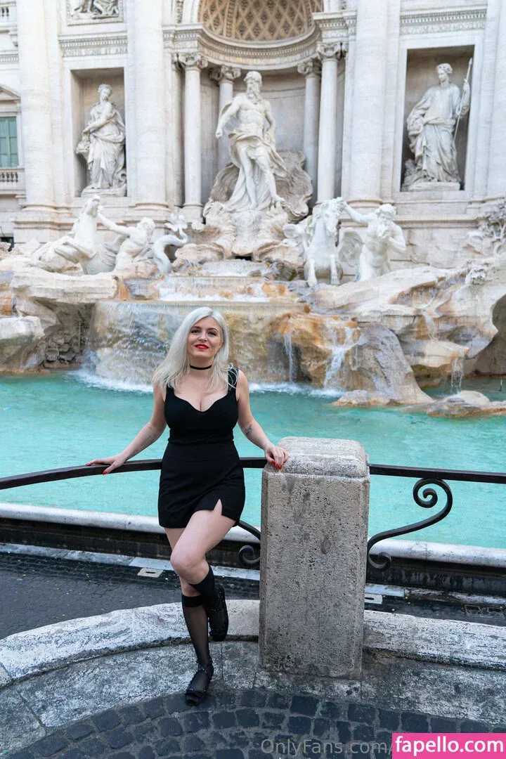 bellas__links / bellas_paws Onlyfans Photo Gallery 