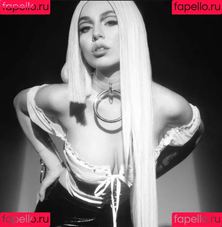 Ava Max / avamax / plharleyquinn Onlyfans Photo Gallery 