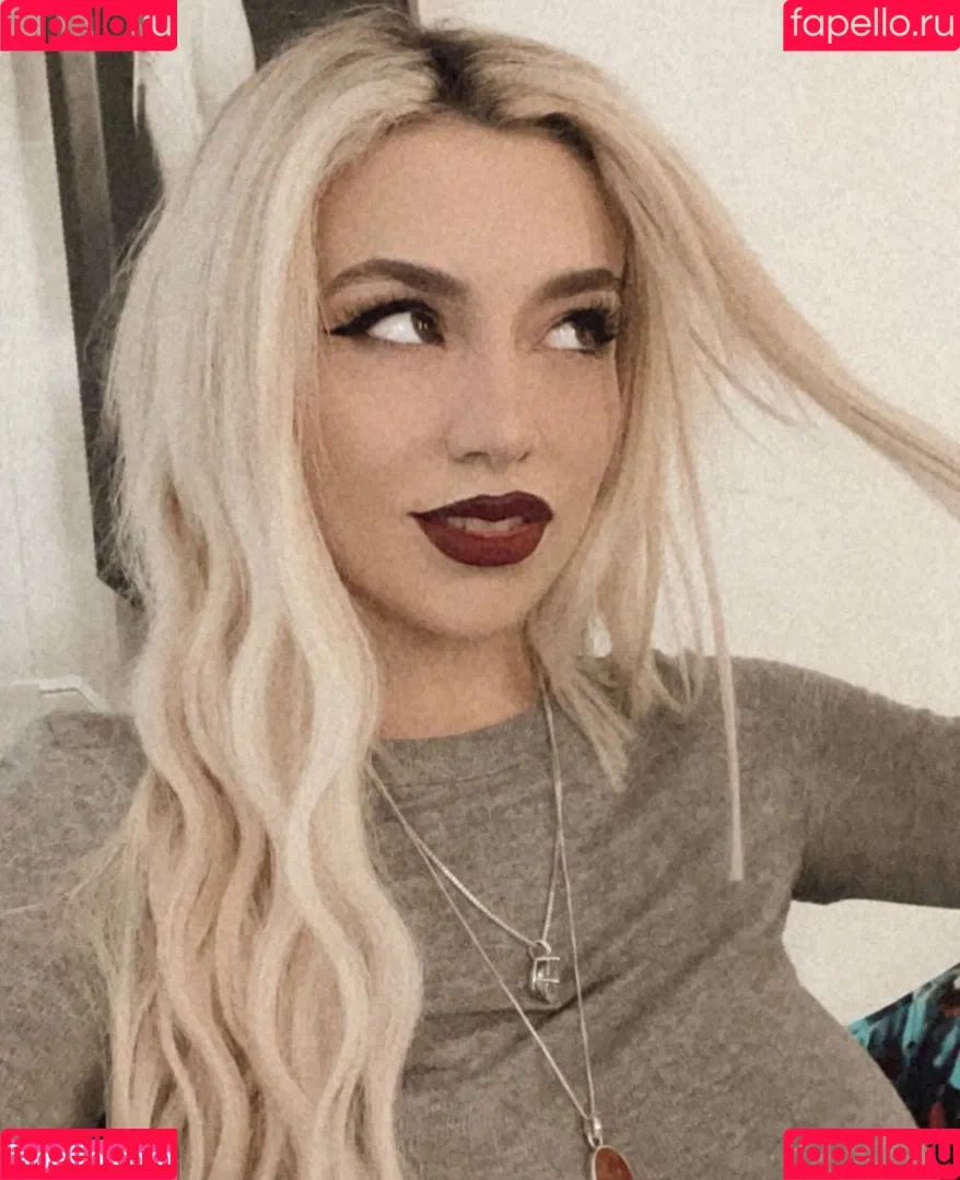 Ava Max / avamax / plharleyquinn Onlyfans Photo Gallery 
