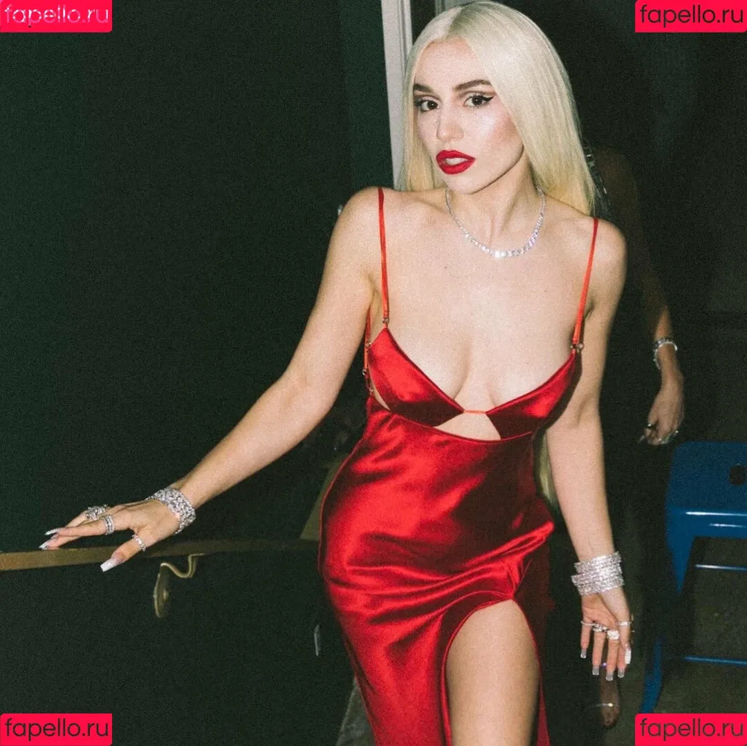 Ava Max / avamax / plharleyquinn Onlyfans Photo Gallery 