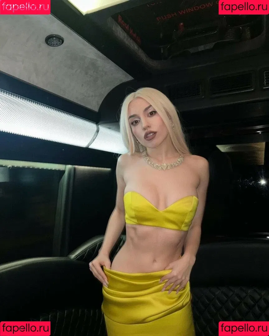 Ava Max / avamax / plharleyquinn Onlyfans Photo Gallery 