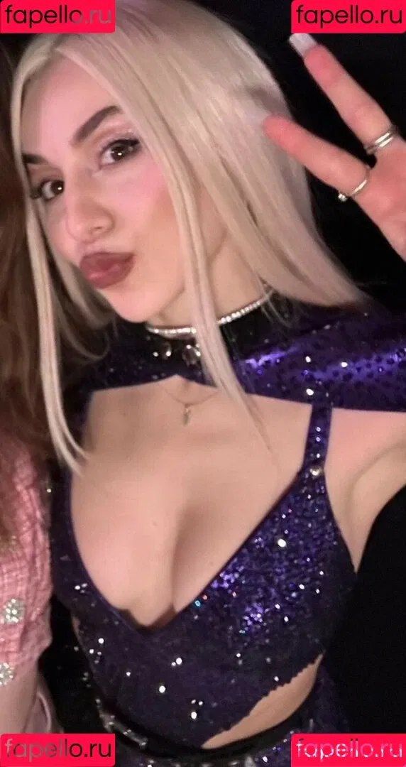 Ava Max / avamax / plharleyquinn Onlyfans Photo Gallery 
