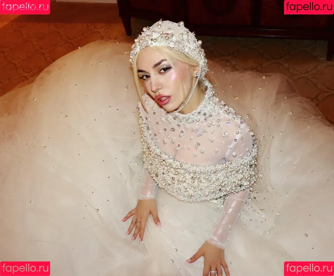 Ava Max / avamax / plharleyquinn Onlyfans Photo Gallery 