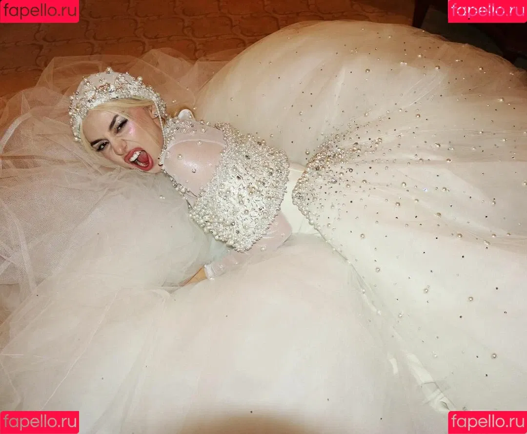 Ava Max / avamax / plharleyquinn Onlyfans Photo Gallery 