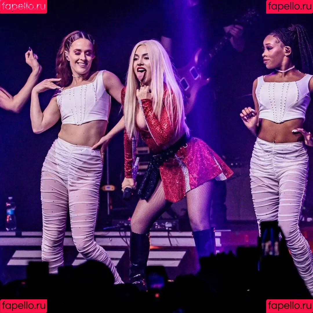 Ava Max / avamax / plharleyquinn Onlyfans Photo Gallery 