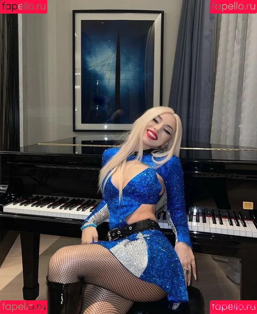 Ava Max / avamax / plharleyquinn Onlyfans Photo Gallery 