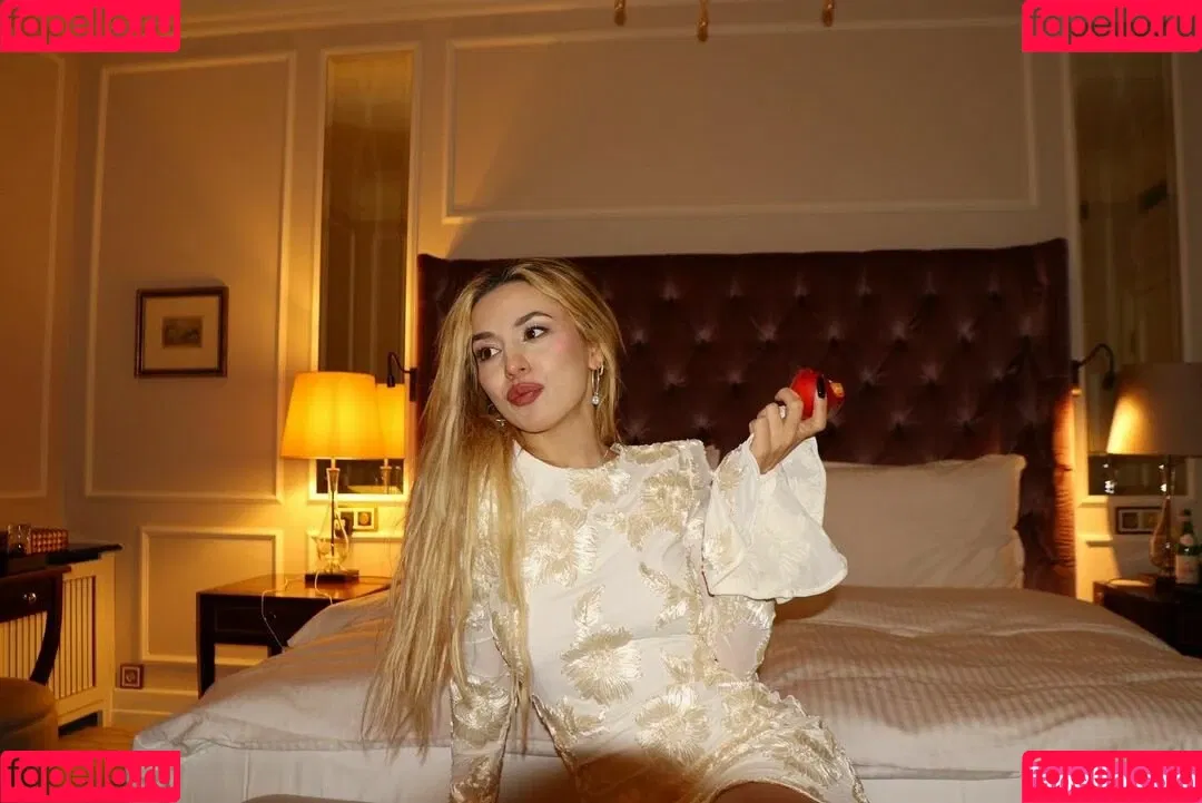 Ava Max / avamax / plharleyquinn Onlyfans Photo Gallery 