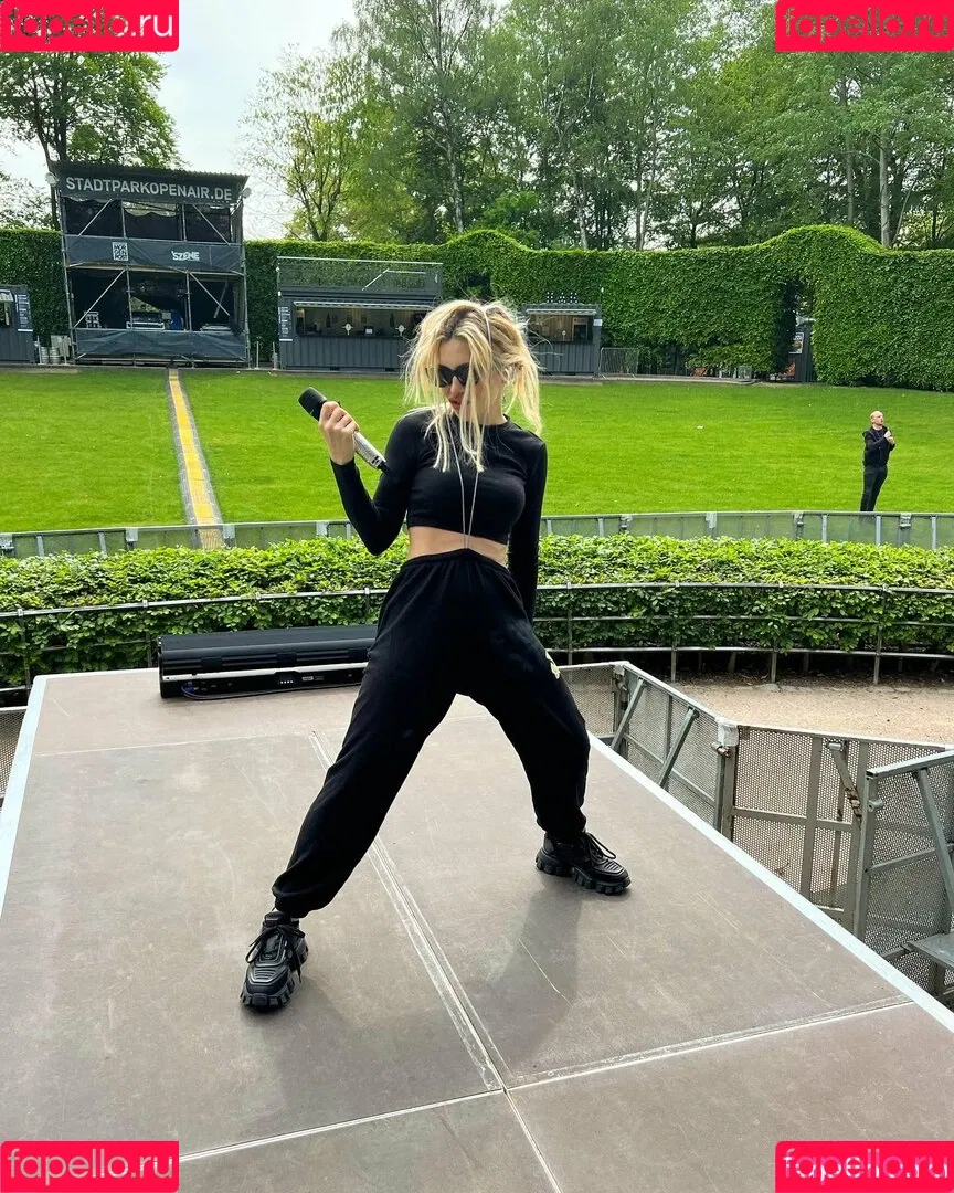 Ava Max / avamax / plharleyquinn Onlyfans Photo Gallery 